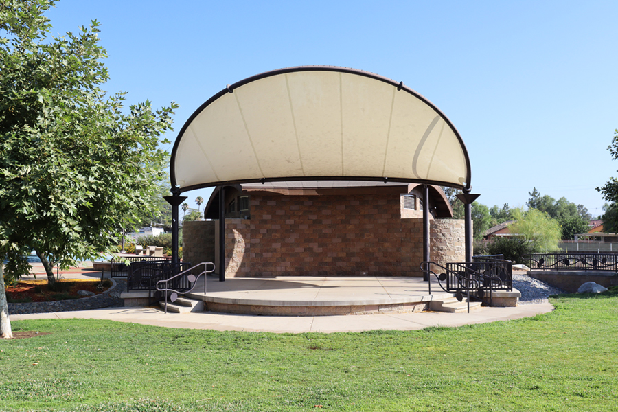 Mercado Park stage