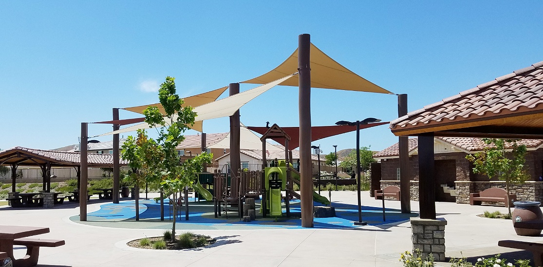 Monument Park - Playground, picnic and shade areas